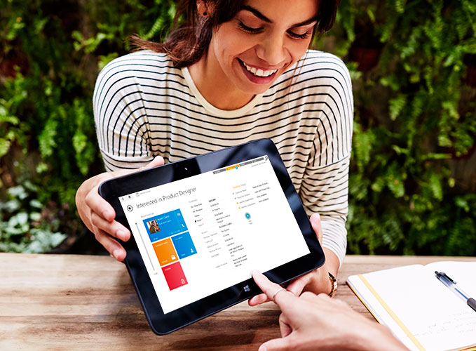 Image Microsoft Dynamics CRM chart on a tablet 