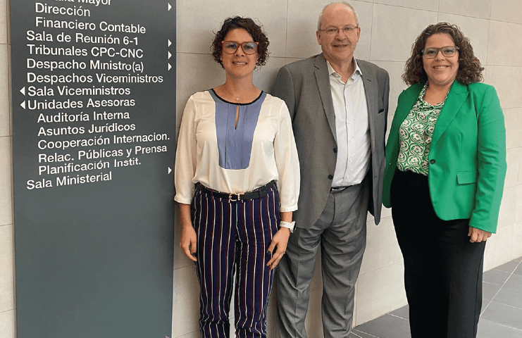 Albert Macià, embajador de COSMO CONSULT ante el Ministerio de industria de Costa Rica
