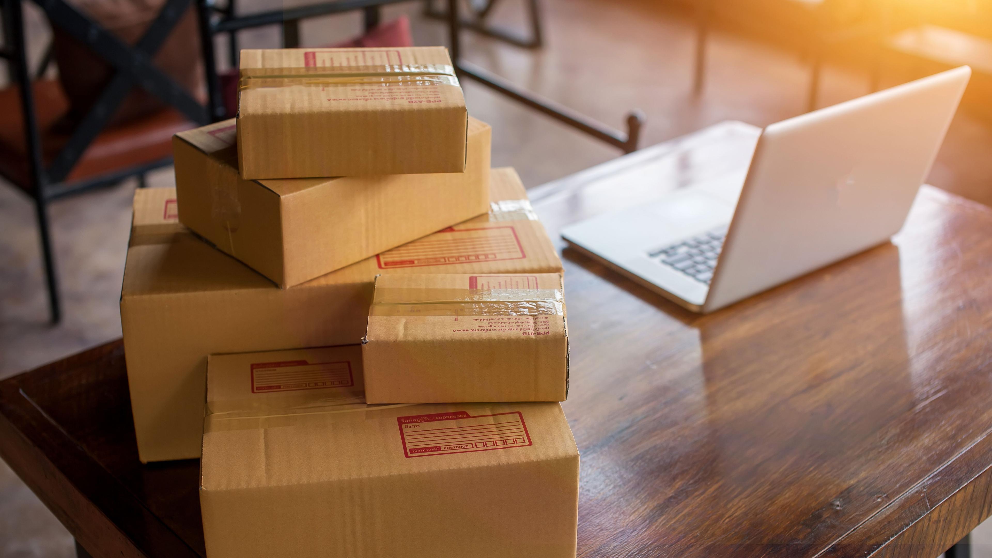 shipping boxes, logistic software