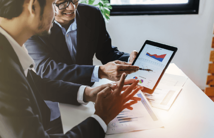 Hur uppnådde Microsoft Dynamics 365 Sales en avkastning på 245 % på 3 år?